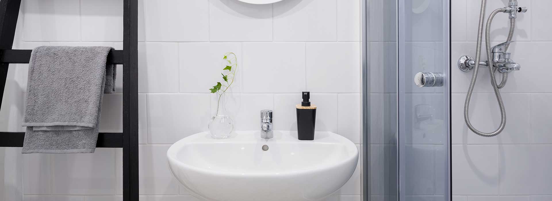 Guide-For-Your-Small-Bathroom-Renovation